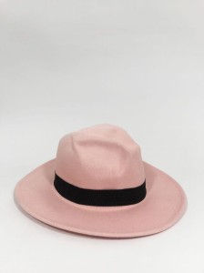Różowy kapelusz
