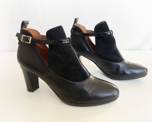 Hispanitas skórzane botki z wycięciem 38