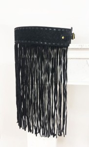 Skórzany pas z frędzlami