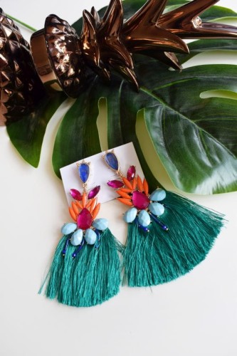 Kolorowe kolczyki z frędzlami