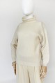 Kremowy wełniany sweter