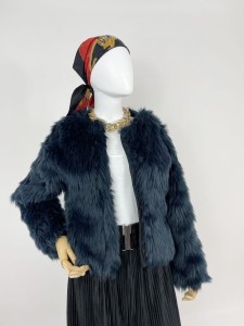 Granatowe krótkie futro