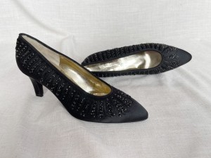 Bruno Magli zdobione czółenka