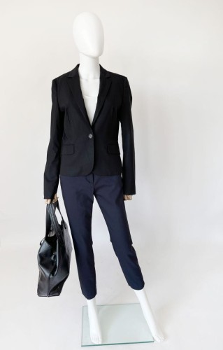 Hugo Boss czarna marynarka z wełny dziewiczej