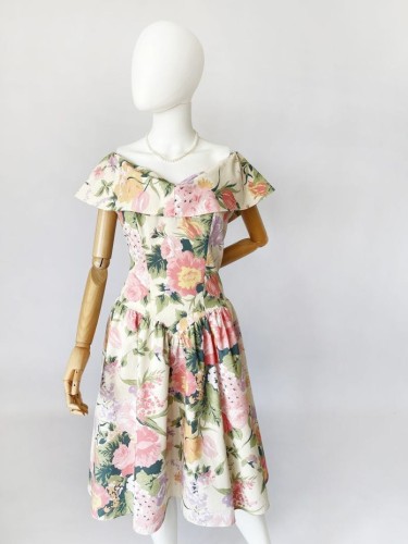 Sukienka vintage kwiatowe wzory