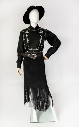 Zamszowa spódnica z frędzlami