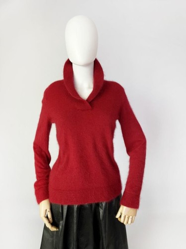 Puchaty sweter z angorą