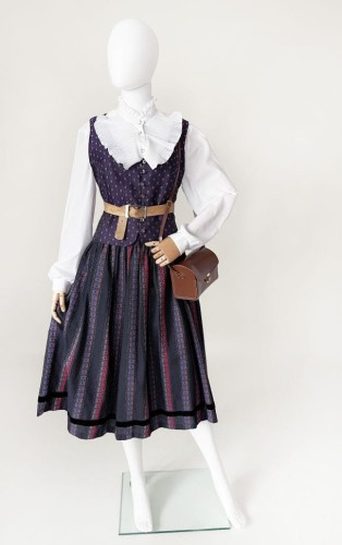 Rozkloszowana spódnica vintage folk