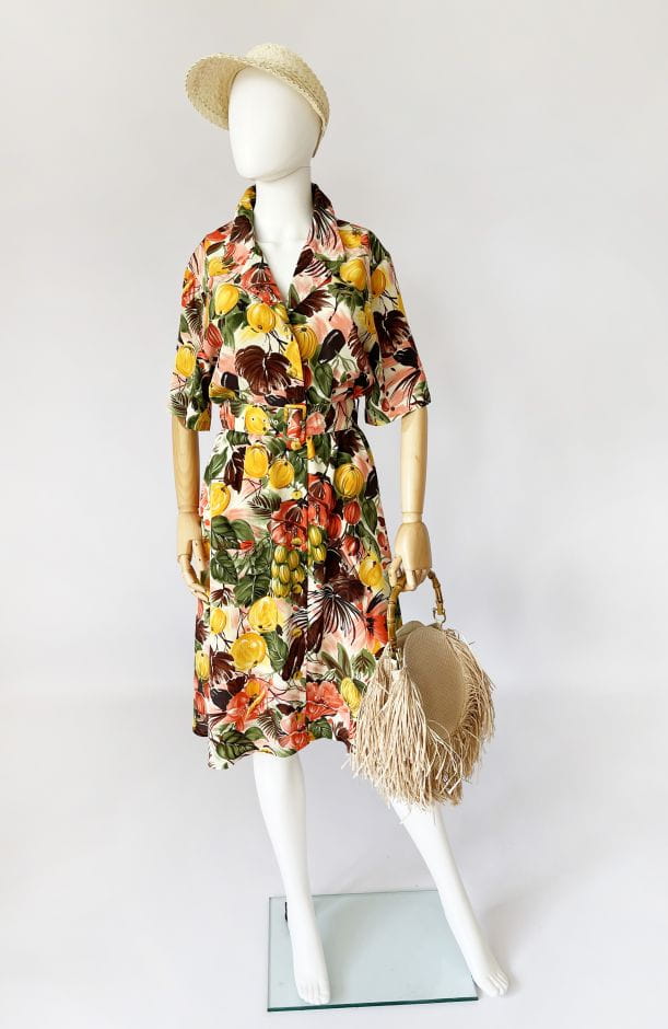 Sukienka vintage w owocowe wzory 