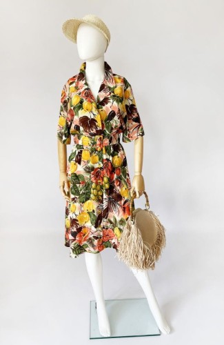 Sukienka vintage w owocowe wzory