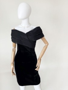 Mała czarna vintage 90's