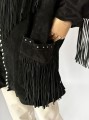 Westernowa zamszowa kurtka z frędzlami i zdobieniami