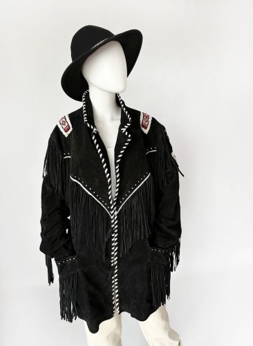 Westernowa zamszowa kurtka z frędzlami i zdobieniami