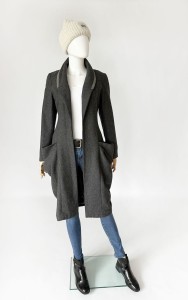Ferré wełniany płaszcz z dużymi kieszeniami