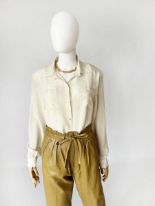 Klasyczna jedwabna koszula vintage off white
