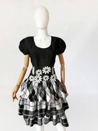 Włoska sukienka vintage z jedwabnego szantungu