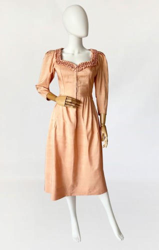 Jedwabna morelowa sukienka vintage