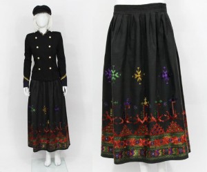 Haftowana długa spódnica L