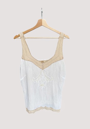 Lekki zdobiony top boho