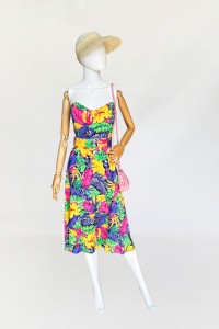 Multikolorowa sukienka vintage kolorowe wzory