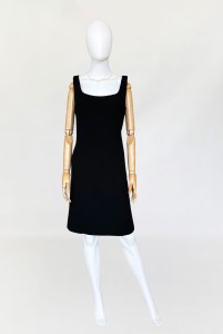 Armani Collezioni minimalistyczna sukienka
