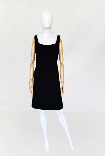 Armani Collezioni minimalistyczna sukienka
