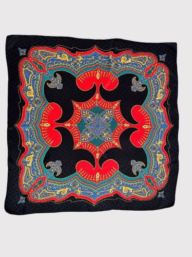 Jedwabna włoska apaszka we wzory