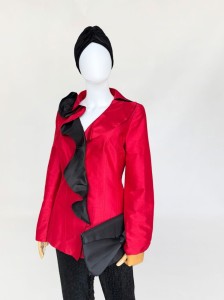 Koktajlowa jedwabna marynarka z dekoracyjną aplikacją