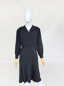 Czarna sukienka vintage z lat 30-stych