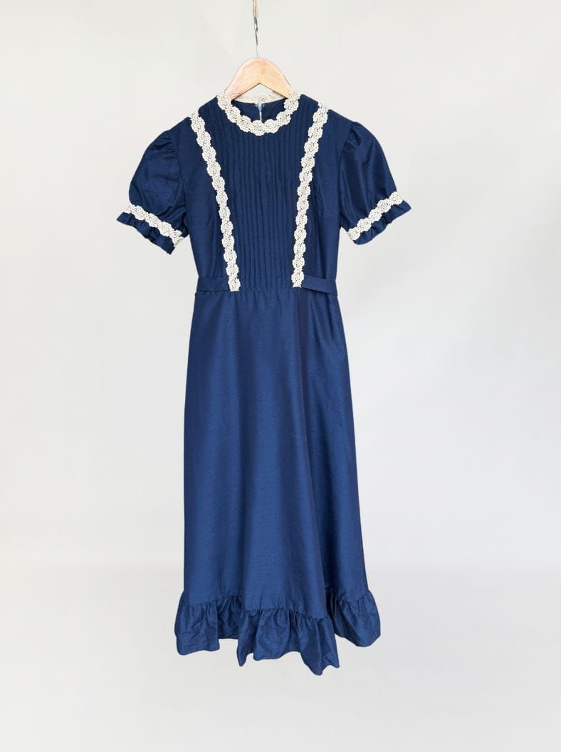 Sukienka maxi ze wstawkami z gipiury vintage 1970s