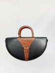 Półokrągła skórzana torba vintage kuferek 1980s