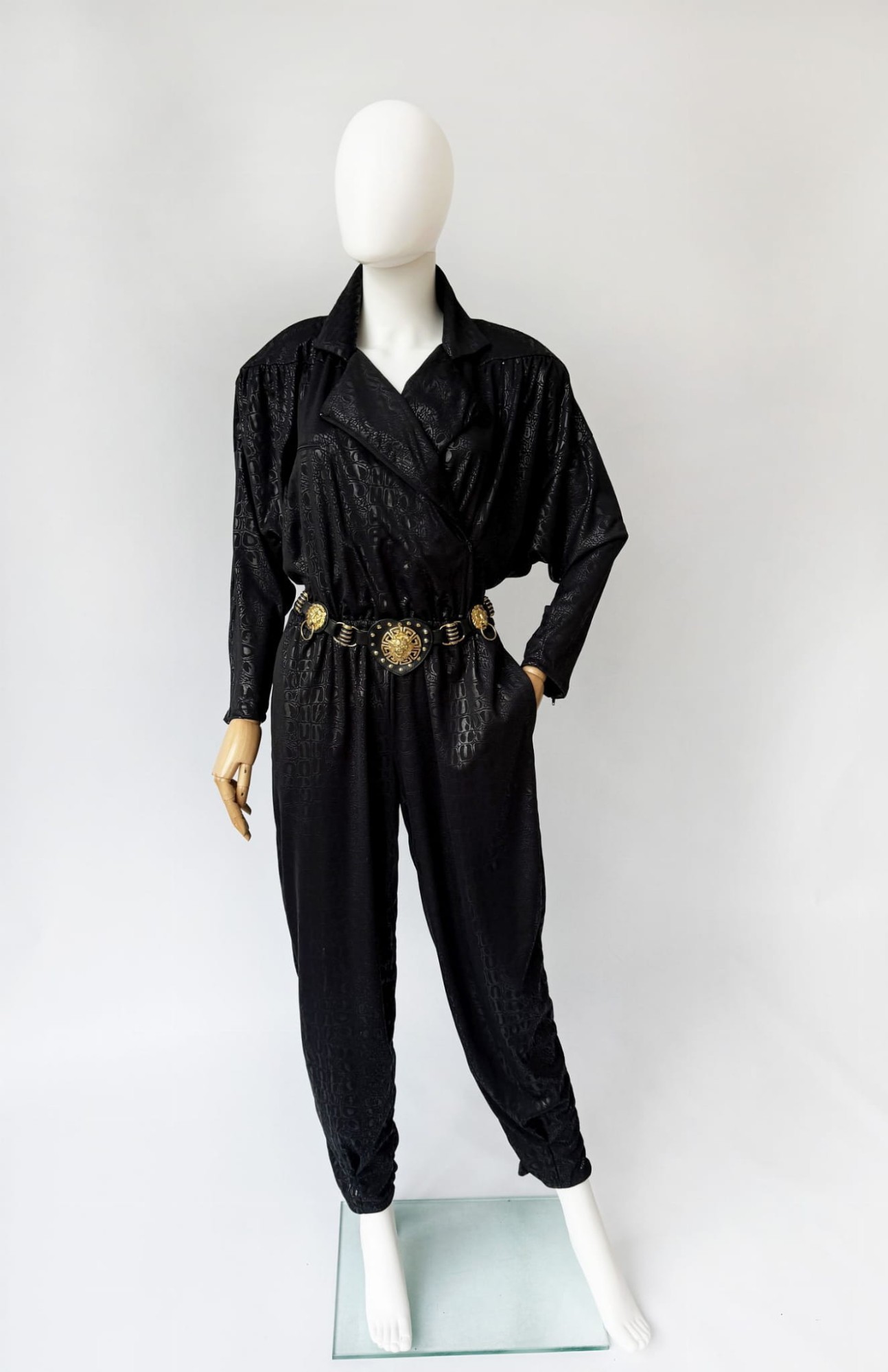Kombinezon vintage 1880s power shoulders