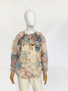 Pastelowy sweter vintage z biżuteryjnymi aplikacjami angora
