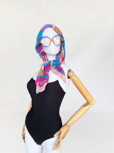 Guy Laroche jedwabna apaszka vintage we wzory