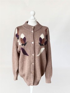 Długi kardigan we wzory vintage