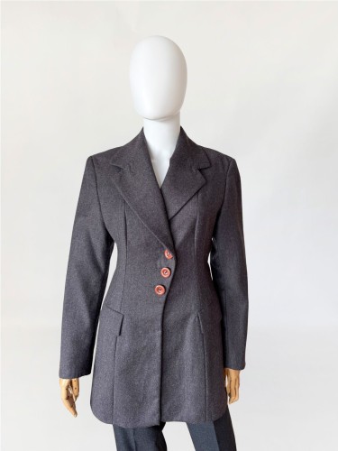 Wełniana marynarka z asymetrycznym zapięciem (5).jpg