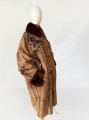 Skórzany płaszcz vintage z futrzanym wykończeniem (8).jpg