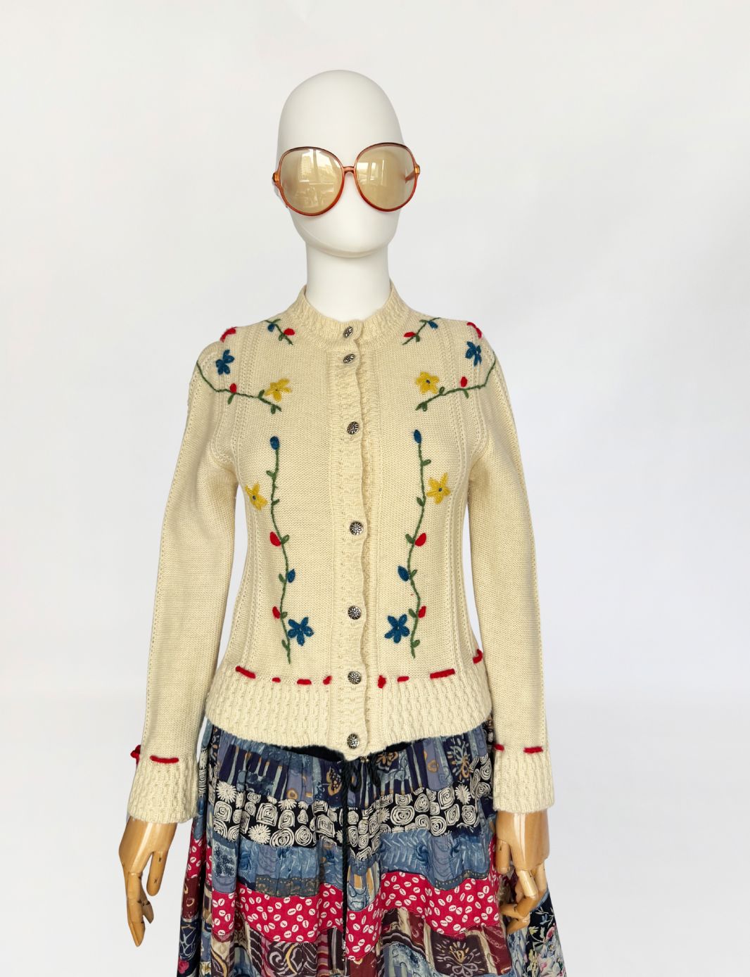 Wełniany sweter z haftem vintage 1970s 