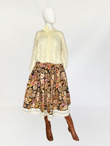 Rozkloszowana wzorzysta spódnica vintage 1980s.jpg