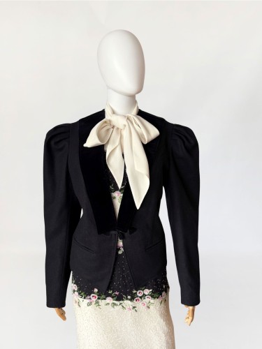 Wełniany żakiet vintage 1980s z aksamitnym kołnierzem. (7).jpg