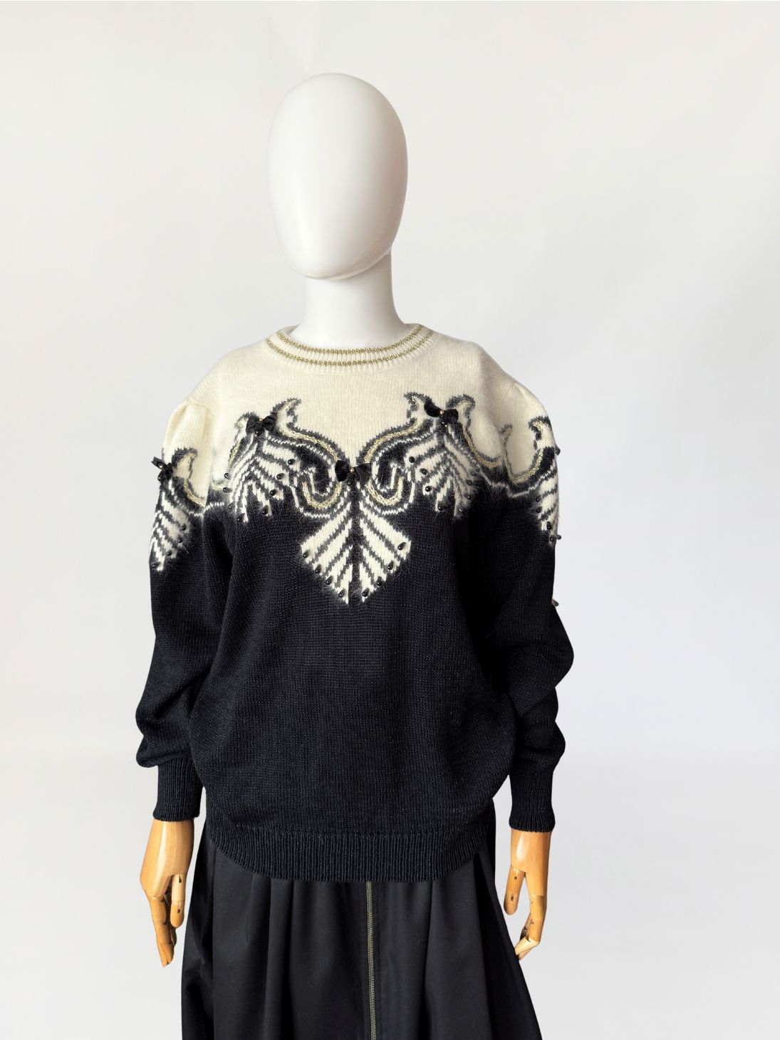 Zdobiony sweter vintage z angorą