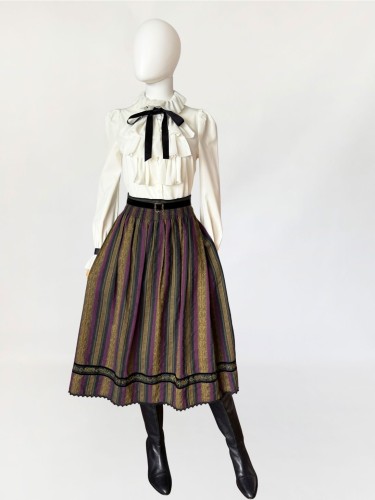 Austriacka spódnica vintage z dekoracyjnym pasem (6).jpg