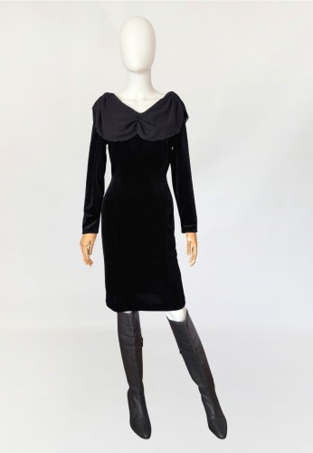 Welurowa sukienka z dużym kołnierzem (4).jpg