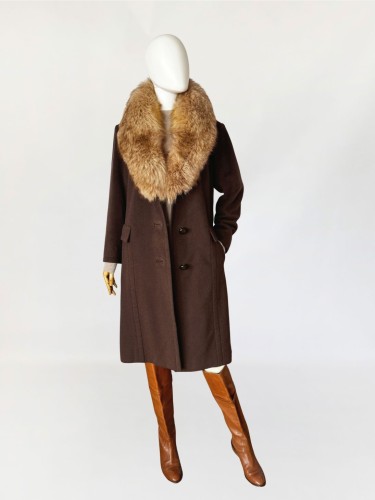 Wełniany płaszcz vintage z futrzanym kołnierzem (9).jpg