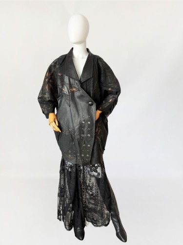Zdobiona skórzana kurtka vintage 1980s (7).jpg