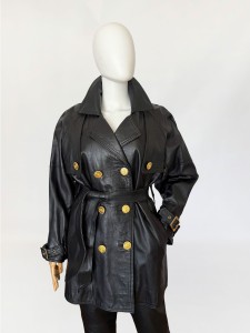 Skórzana kurtka vintage ze złotymi guzikami