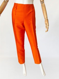 Jedwabne spodnie vintage z nogawkami w kant