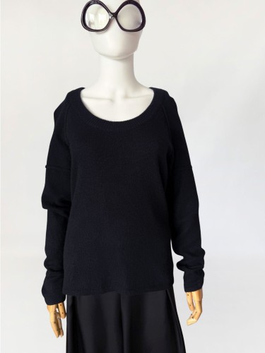 Czarny klasyczny sweter z kaszmiru (2).jpg
