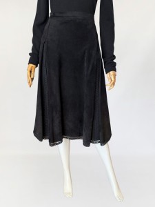 Zamszowa spódnica vintage z ażurowymi wstawkami