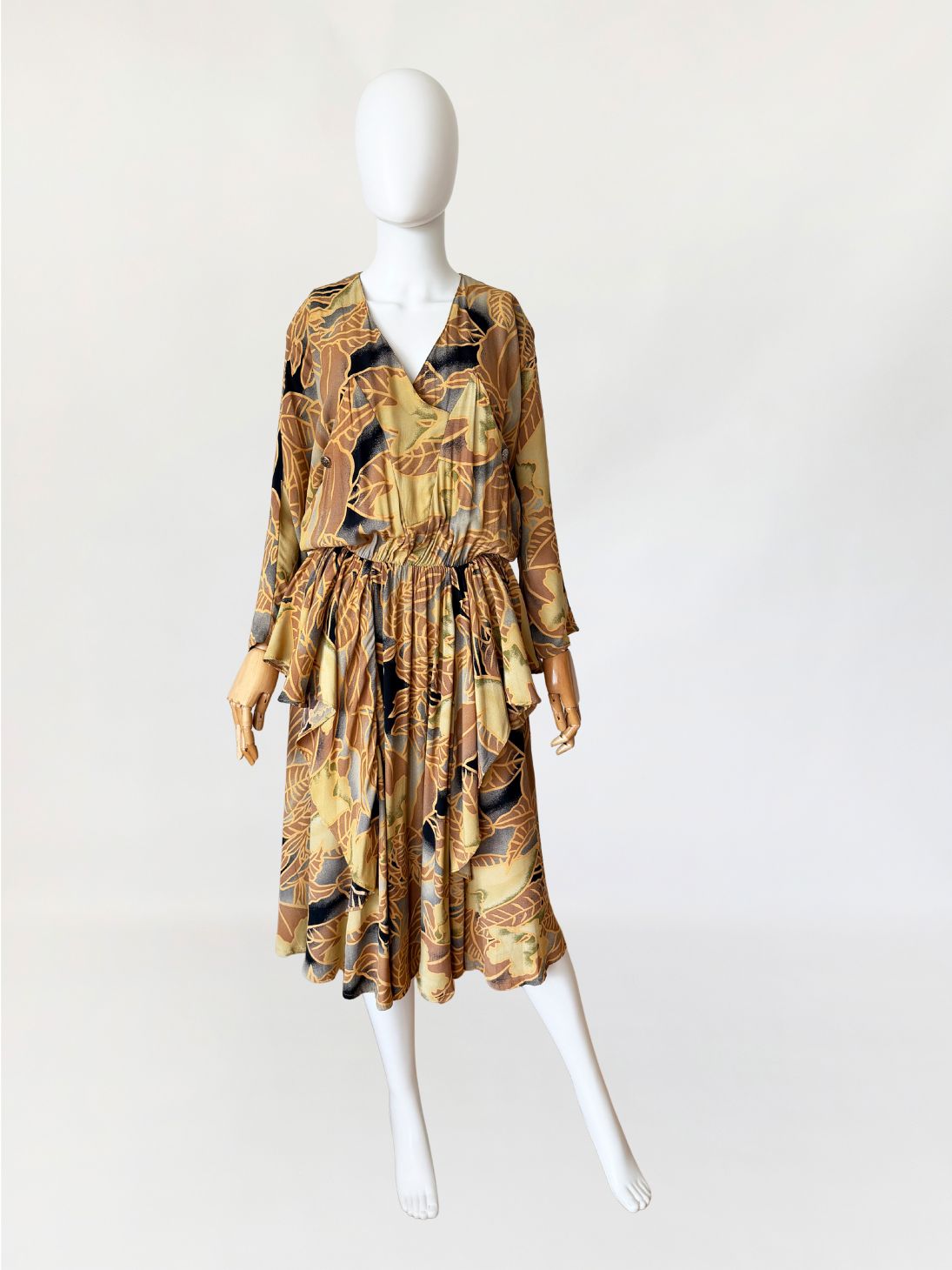 Wzorzysta sukienka vintage 1990s